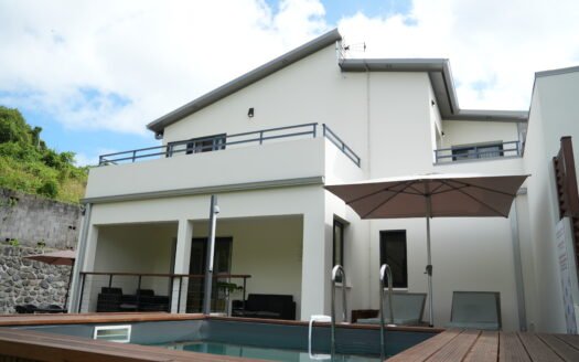 Location Villa F4 – Saint-Leu, Vue Océan et Cadre Idyllique