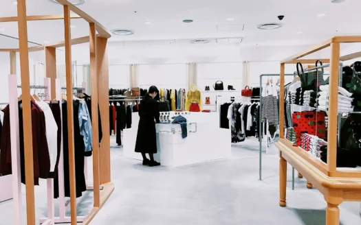 Vente Boutique – Saint Paul, rue commerçante