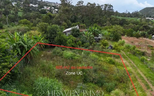 Terrain de 605 m² situé à Bérive